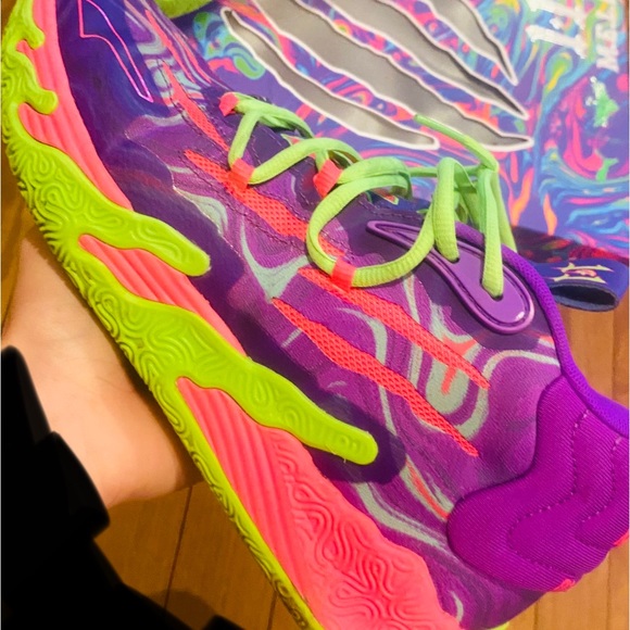 Lamelos MB.03 Toxic”purple glimmer-green gecko for 100$ - Picture 2 of 8